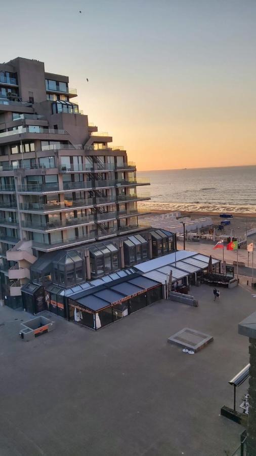 Appartement Met Zeezicht Op Het Van Bunnenplein Knokke-Heist Exteriör bild