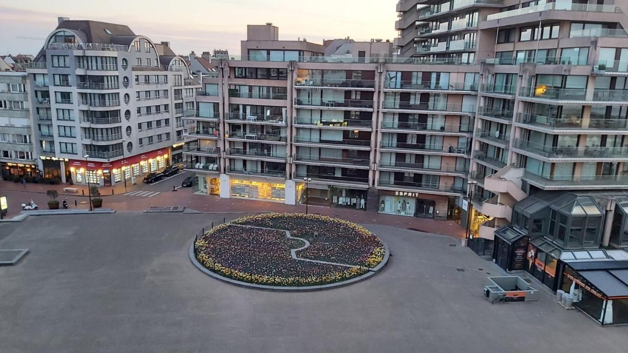 Appartement Met Zeezicht Op Het Van Bunnenplein Knokke-Heist Exteriör bild