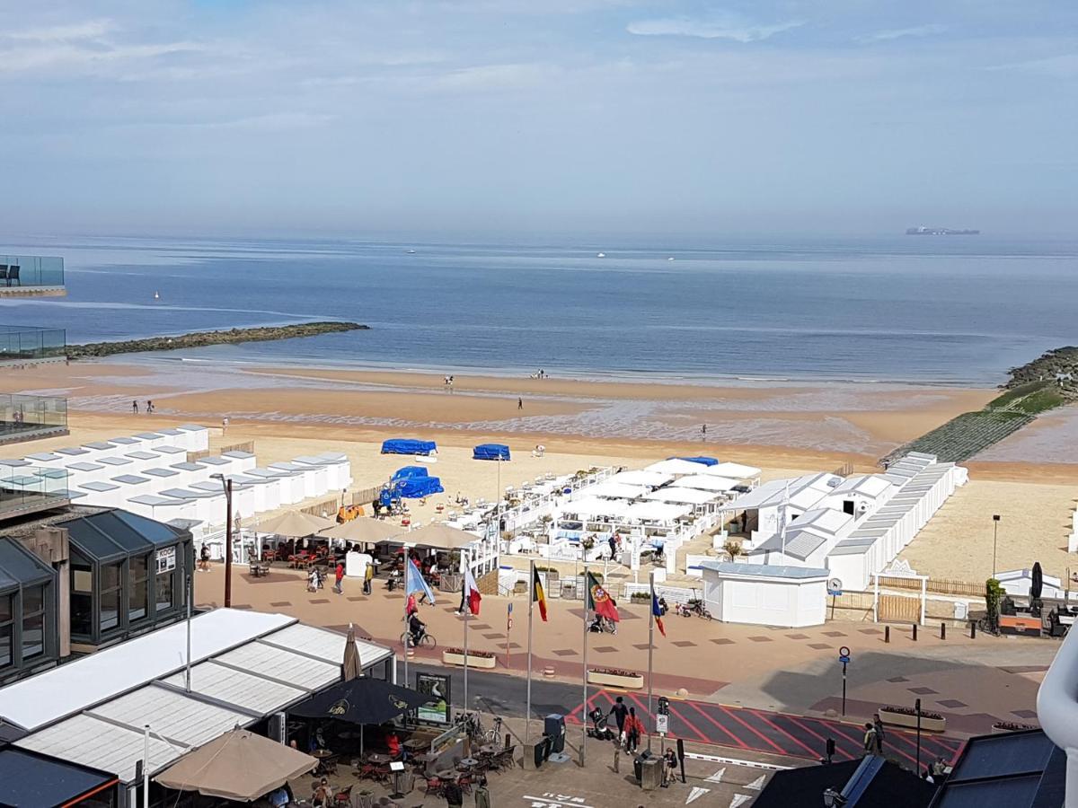 Appartement Met Zeezicht Op Het Van Bunnenplein Knokke-Heist Exteriör bild
